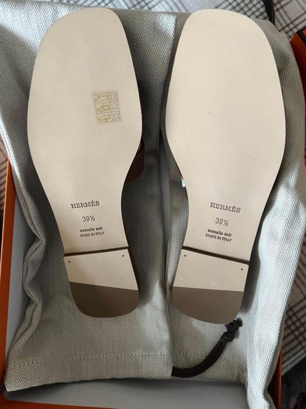Hermes Oran Slides - Picture 3 of 4